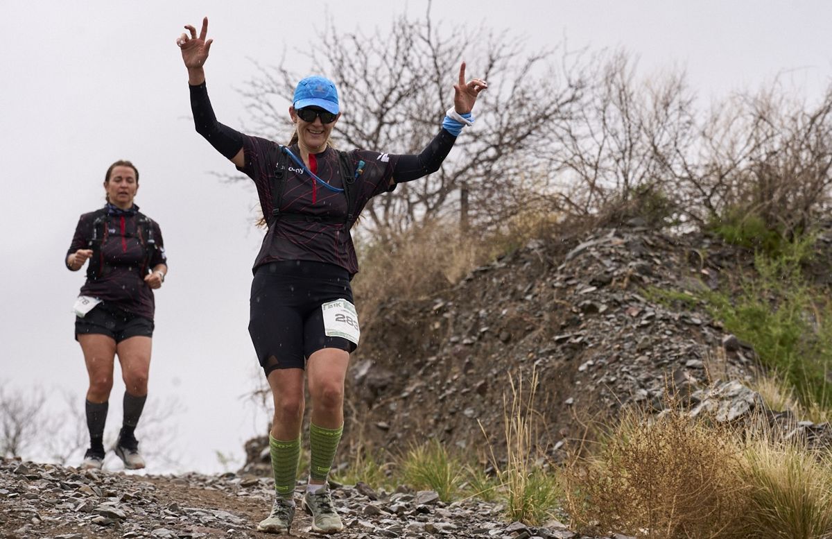 Más que amedrentar a los corredores, la lluvia le trajo un tono más épico a la carrera. Más que amedrentar a los corredores, la lluvia le trajo un tono más épico a la carrera.