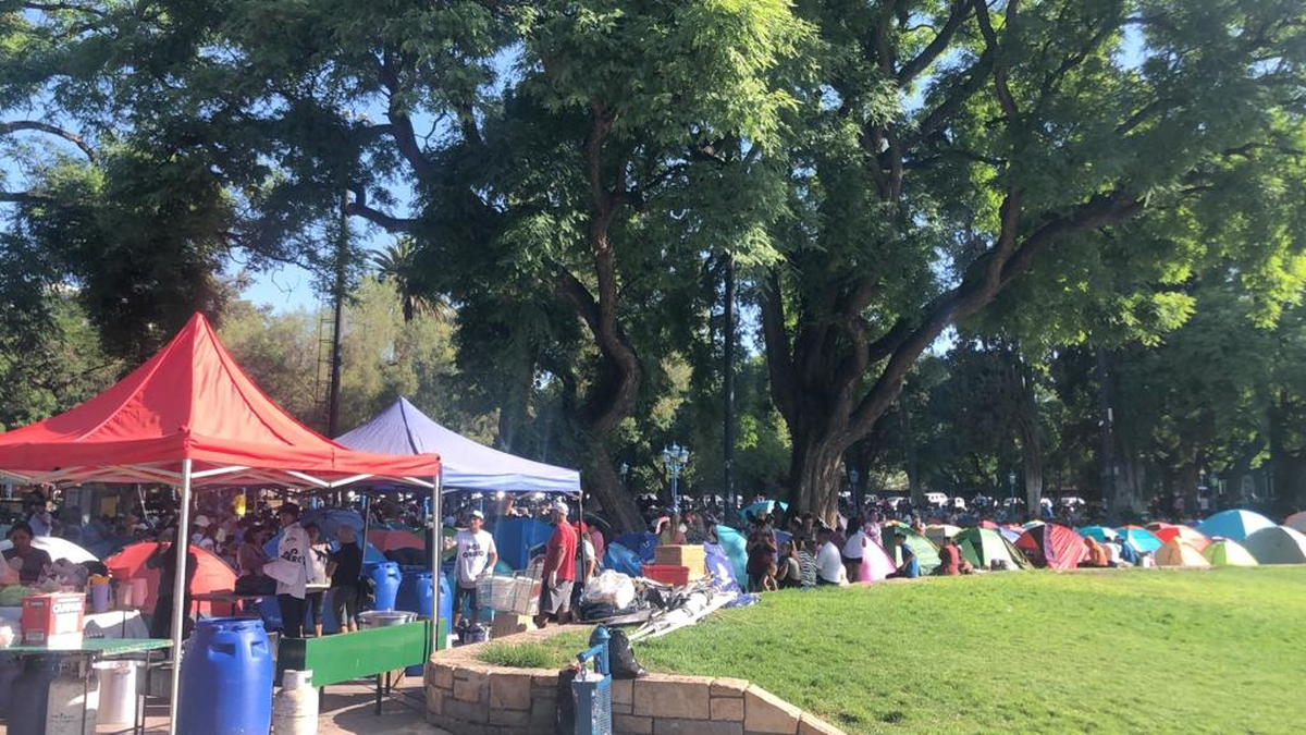 El acampe en la plaza Independencia de Ciudad.