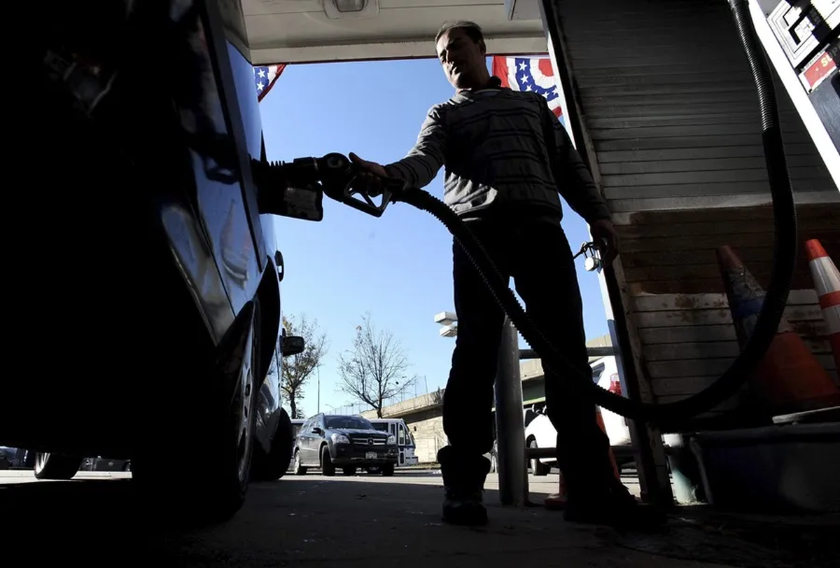 Los precios de la gasolina también se mantuvieron estables en julio y acumula una bajada del 2,2 % en el último año. Crédito: EFE. Los precios de la gasolina también se mantuvieron estables en julio y acumula una bajada del 2,2 % en el último año. Crédito: EFE.