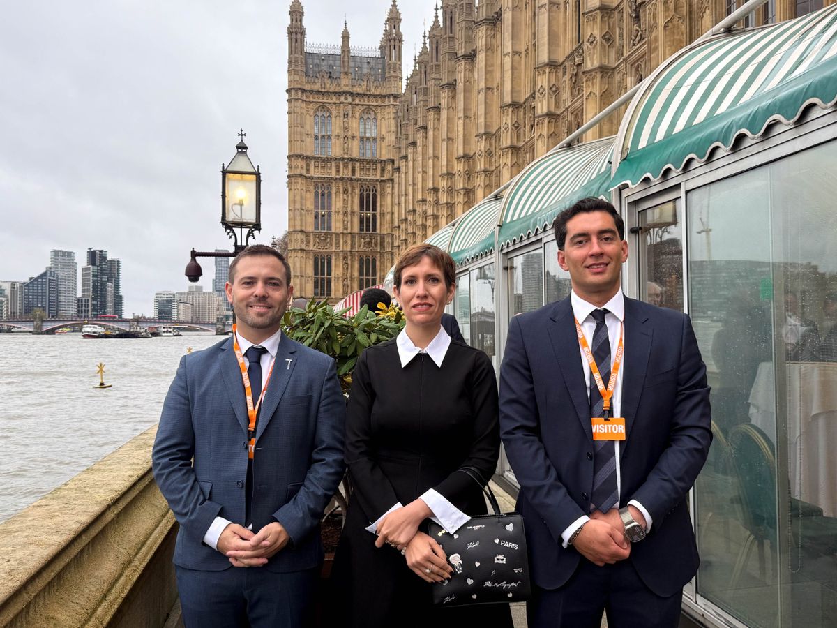 La misión mendocina en Londres. La misión mendocina en Londres.