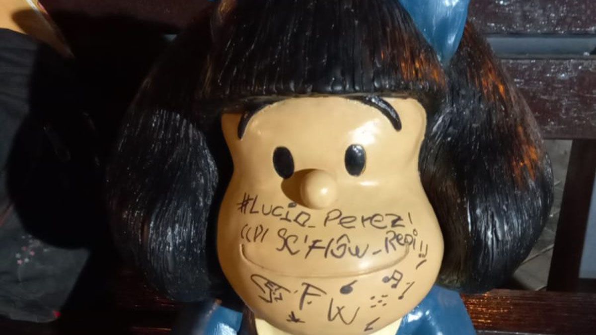 El rostros de Mafalda fue rayoneado por dos irresponsables.