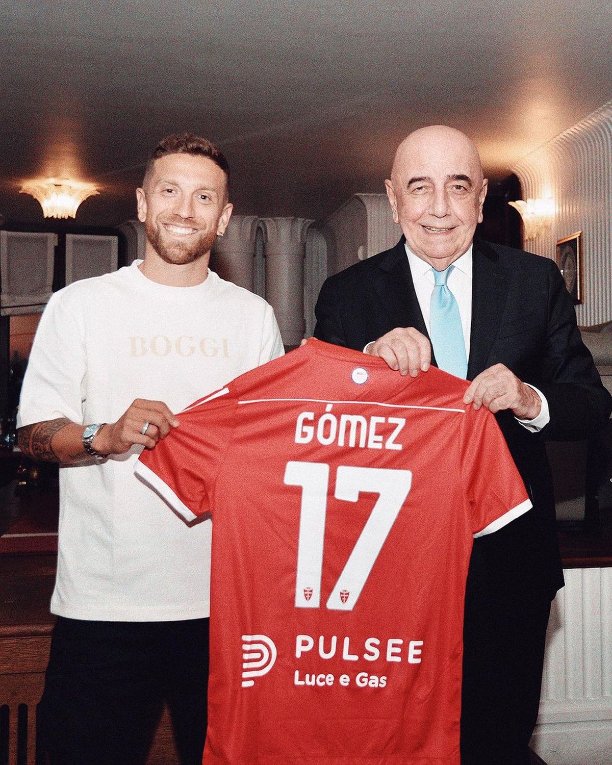 El Papu Gómez con la número 17 del Monza El Papu Gómez con la número 17 del Monza