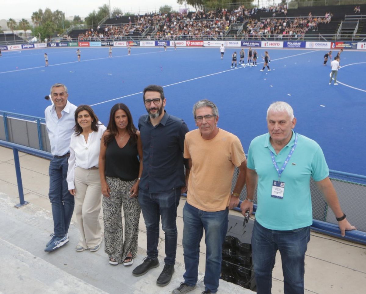 Alejandro Obeid, jefe de Gabinete del Ministerio de Turismo y Deporte, junto a Enrique Vaquié, Mariana Juri, Florencia Serpa, Federico Chiapetta y Daniel Marcelini.