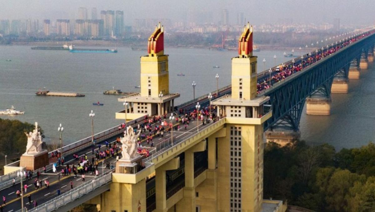 El puente que transformó a China y la llevó a convertirse en superpotencia: la columna vertebral del país