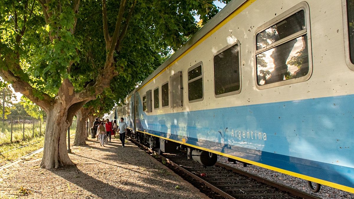 Los trenes pueden cambiar la fisonomía de miles de localidades en el país.