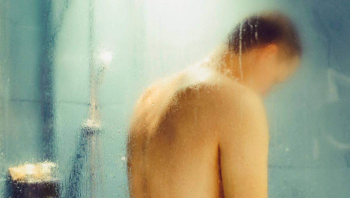 Qué significa bañarse siempre en la noche, de acuerdo con la psicología del comportamiento