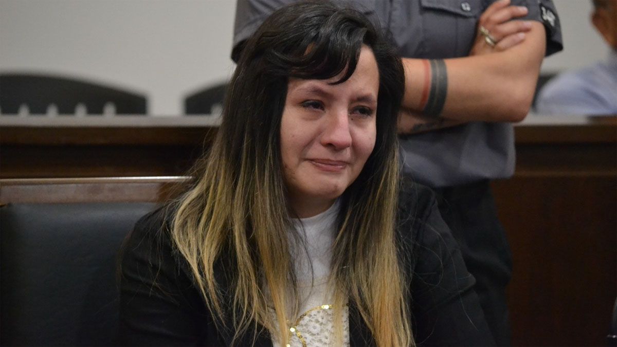 Karen Oviedo es juzgada por envenenar y matar a su pareja Rolando Aquino y al hijo de él