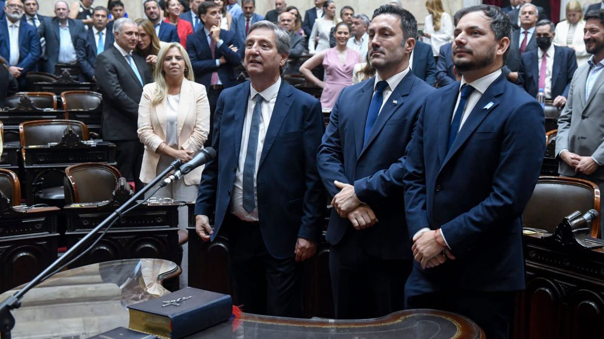 Diputados mendocinos: el peronista Emir Félix y los libertarios Luis Petri y Álvaro Martínez. Diputados mendocinos: el peronista Emir Félix y los libertarios Luis Petri y Álvaro Martínez.