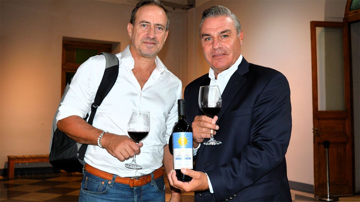 El titular de la Asociación Mendocina de Patín, Cristian Navarro y el presidente del Comité Nacional, Roberto Roldán estuvieron en el evento.