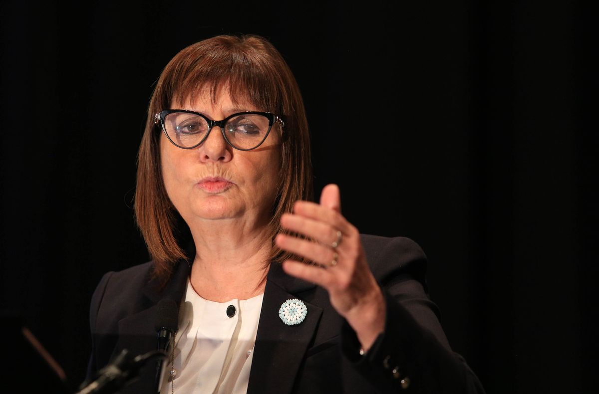 Bullrich quiere llevar la edad de imputabilidad a los 13 años. Bullrich quiere llevar la edad de imputabilidad a los 13 años.