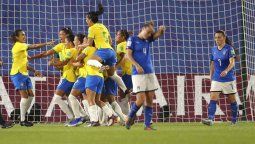 Brasil venció a Italia y ambas selecciones pasaron a octavos del Mundial de fútbol femenino
