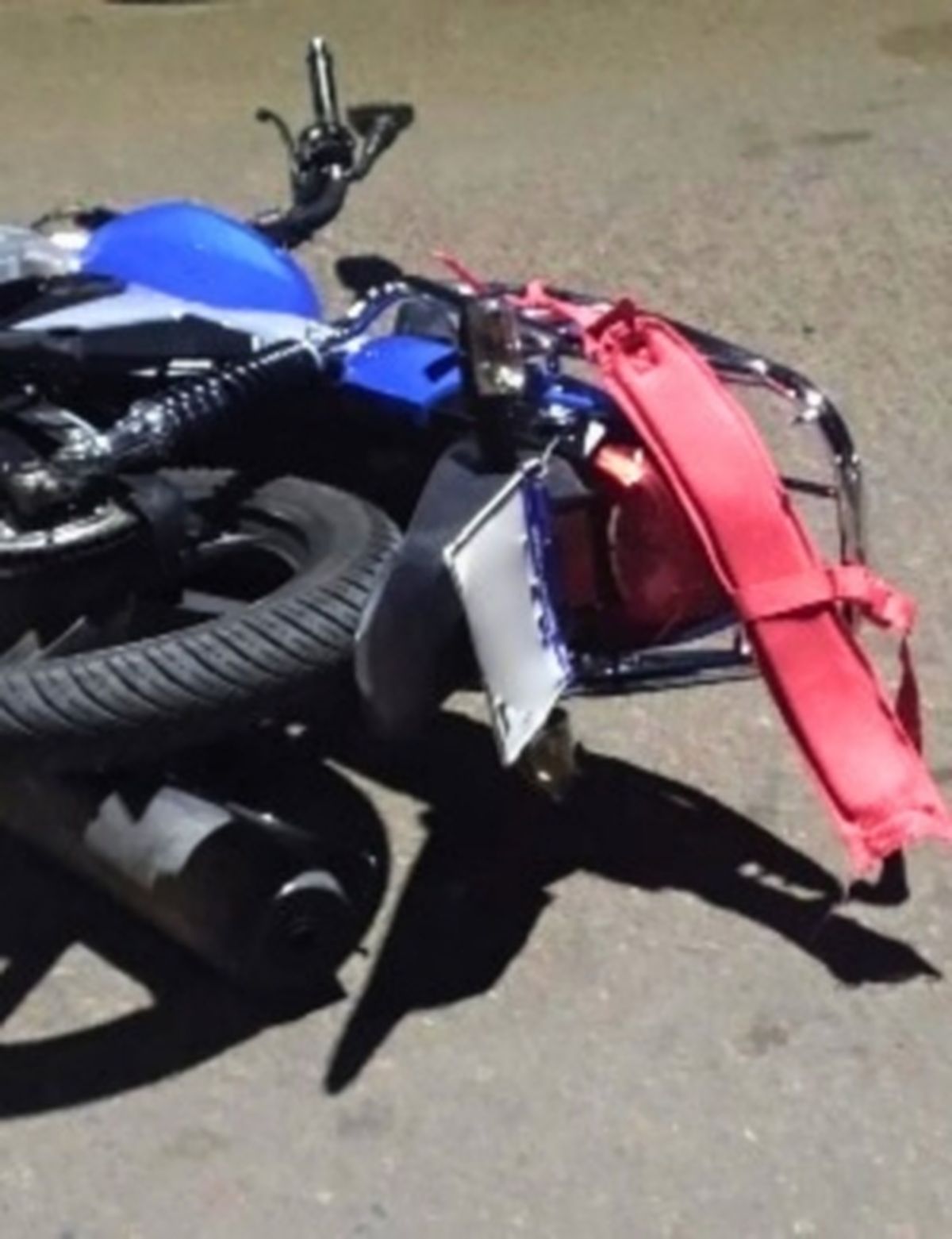 La moto abandonado que se encontró en el barrio San Martín. La moto abandonado que se encontró en el barrio San Martín.