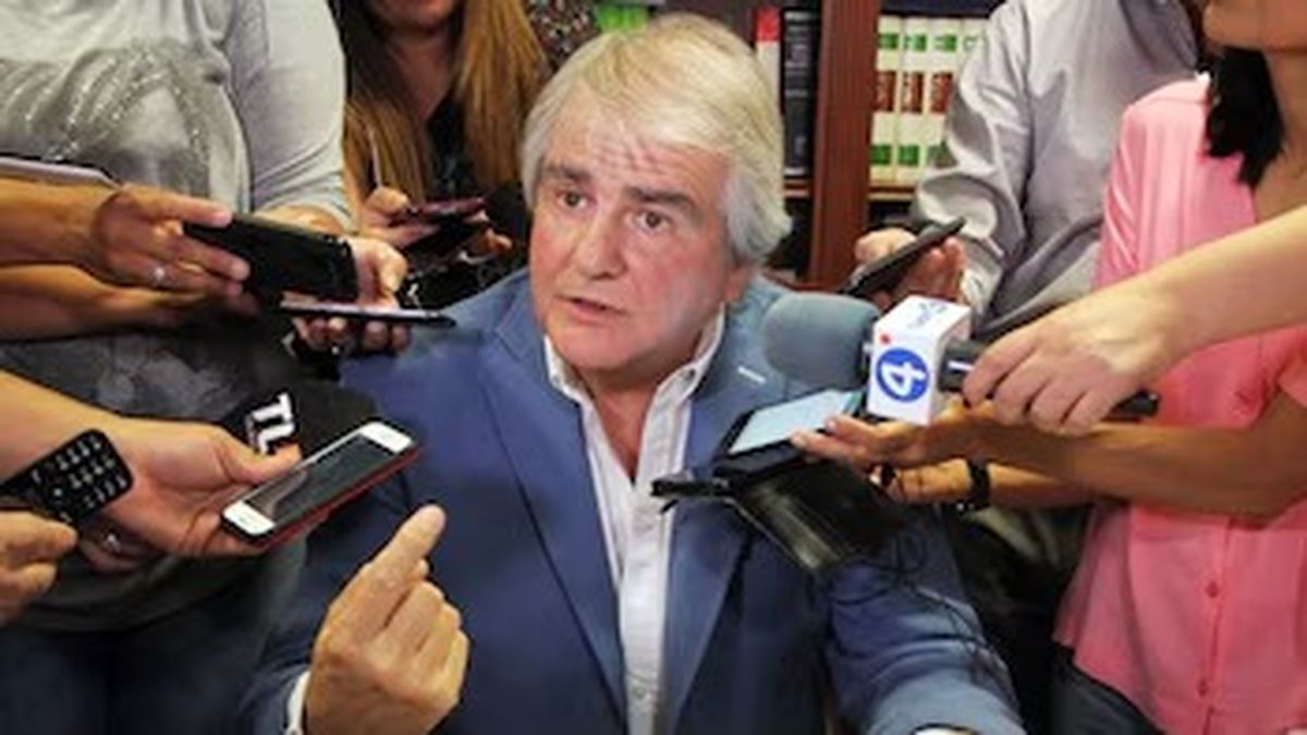 Leopoldo Rago Gallo, juez federal sanjuanino a cargo del proceso de extradición de los rugbiers mendocinos a Chile. Leopoldo Rago Gallo, juez federal sanjuanino a cargo del proceso de extradición de los rugbiers mendocinos a Chile.