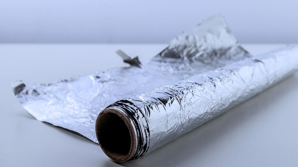 Descubre por qué cada vez más personas colocan papel de aluminio en el congelador