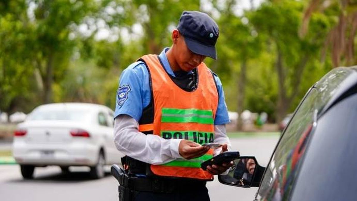 Un suboficial principal del Ejército fue detenido por conducir en estado de ebriedad y quedó alojado en una comisaría de Luján.