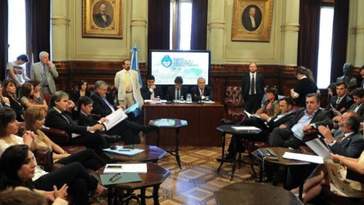 La Bicameral Rechazó El Dnu De Macri Que Eleva El Impuesto A Las Ganancias A 30 Mil