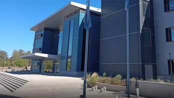 Detuvieron a una cuidadora tras la muerte de una anciana que tenía chinches y cucarachas en la piel Detuvieron a una cuidadora tras la muerte de una anciana que tenía chinches y cucarachas en la piel