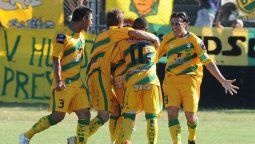 Defensa y Justicia recibe al campeón que llega entonado
