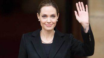 Quieren a Angelina y Dwayne para una saga de monstruos