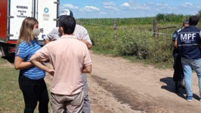 Decisión macabra: creyó que estaba embrujado, ahorcó a su hijo de 8 y se mató