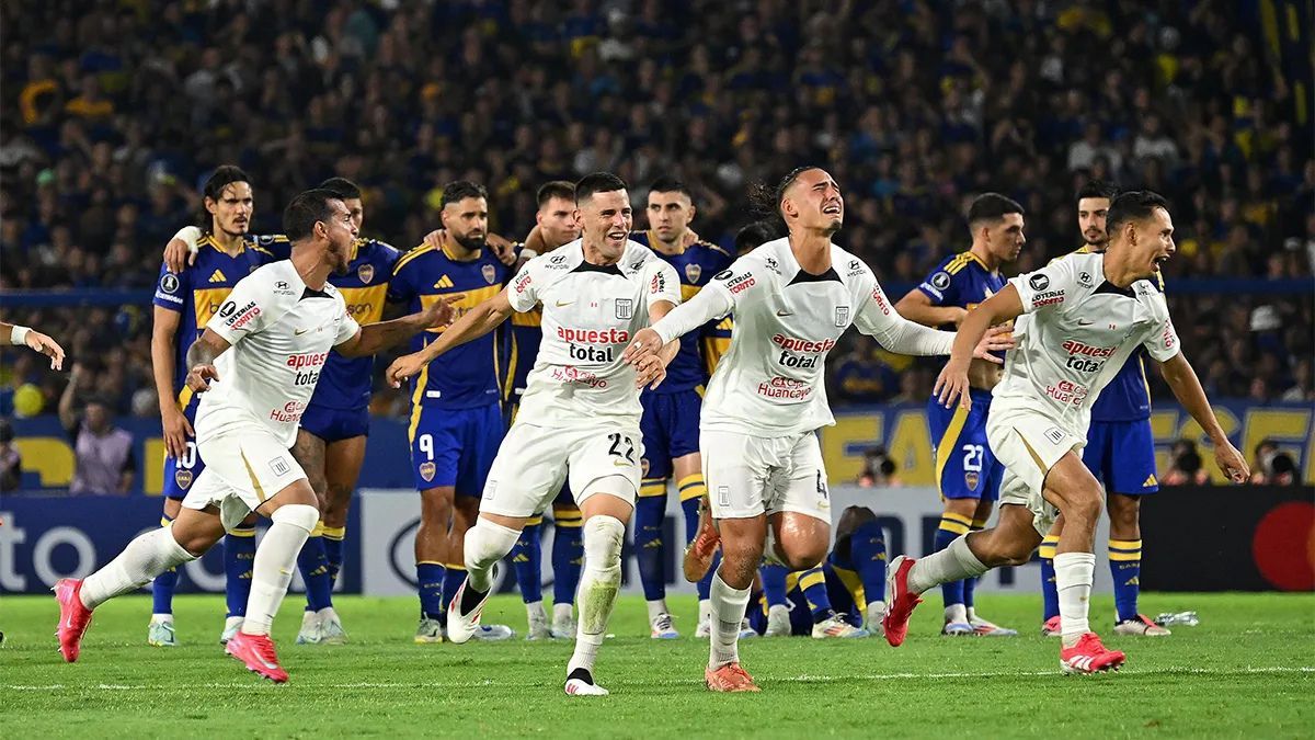 Alianza Lima celebra la clasificación contra Boca.