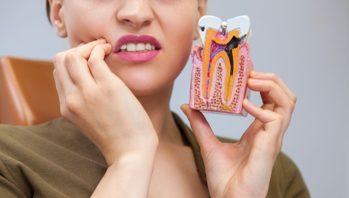 La aparición repentina de un dolor de muelas puede alterar la rutina diaria y generar una sensación de urgencia difícil de ignorar. La aparición repentina de un dolor de muelas puede alterar la rutina diaria y generar una sensación de urgencia difícil de ignorar.