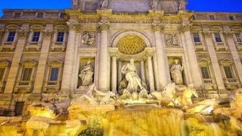 Luego de 17 meses, reabrió la célebre Fontana di Trevi