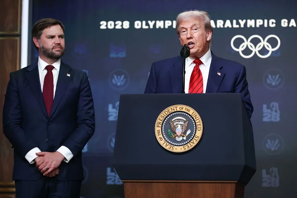 El presidente de Estados Unidos, Donald Trump junto al vicepresidente JD Vance, este 5 de agosto de 2025. Crédito: EFE/EPA/Samuel Corum.