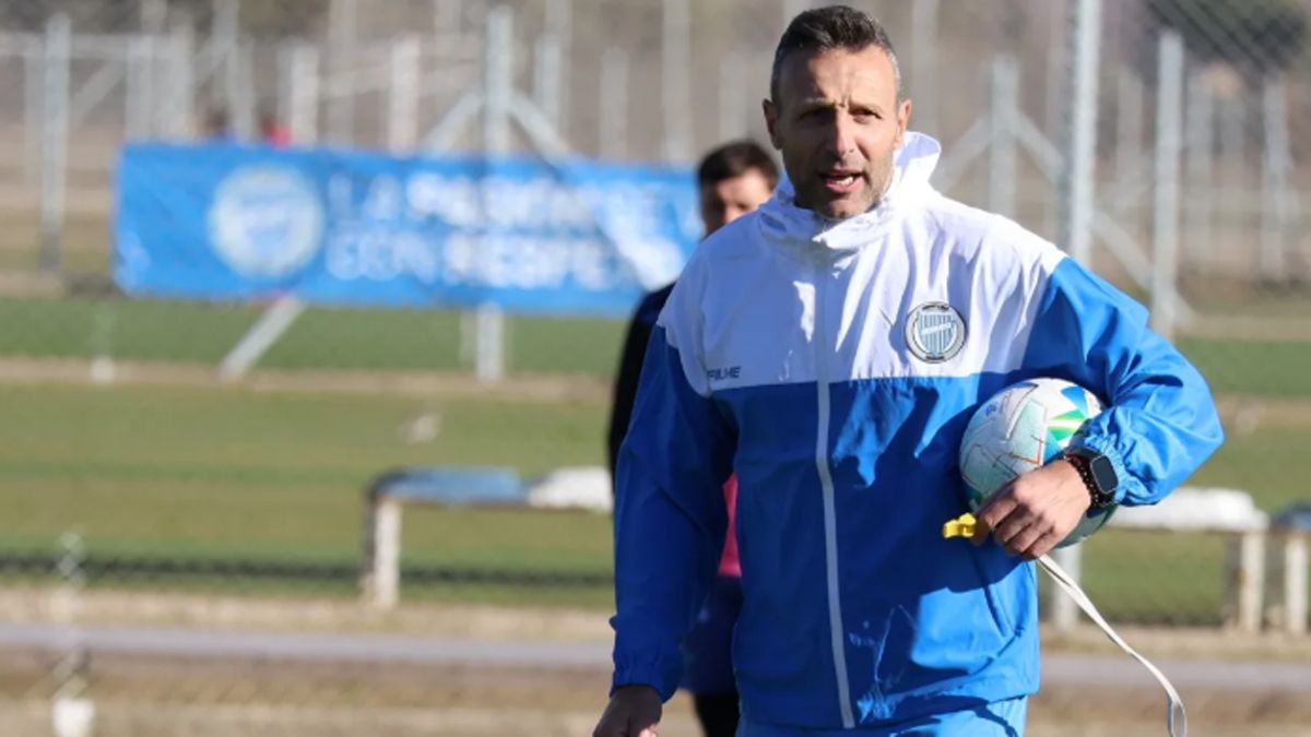 Walter Ribonetto, entrenador de Godoy Cruz, trabaja sin descanso en su nueva etapa.