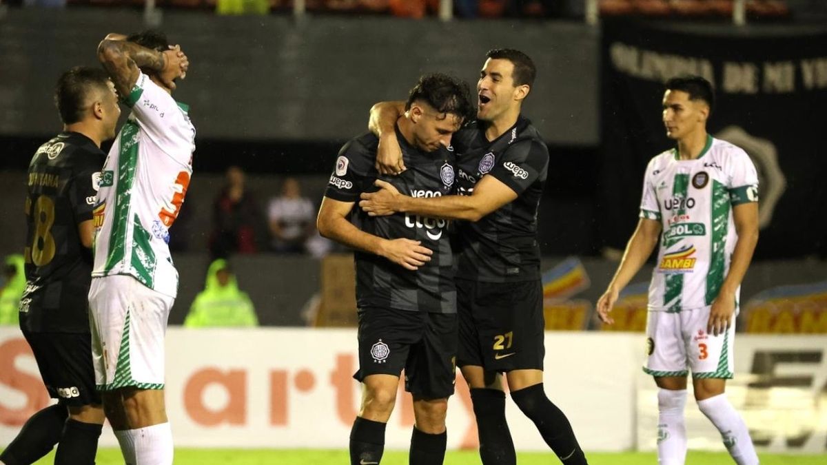 Video: el Olimpia de Paraguay convirtió el gol más extraño del mundo