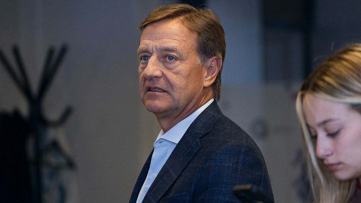 El gobernador de Mendoza, Rodolfo Suarez, instruyó al equipo de legales a iniciar la acción declarativa de certeza ante la Corte. La audiencia convocada junto al BCRA fue suspendida.