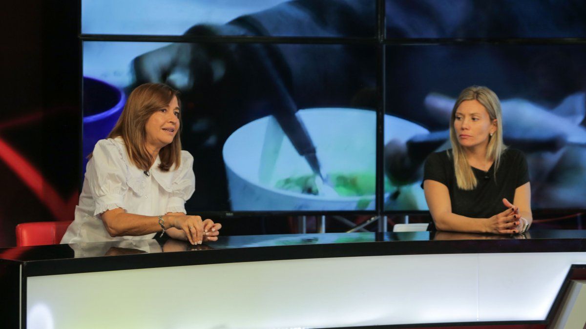 Alejandra Perinetti, directora nacional de Aldeas Infantiles SOS y Barbarita Vila, directora de la Fundación Grupo América.