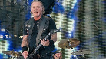 Metallica suspendió su gira debido a la adicción al alcohol de su cantante