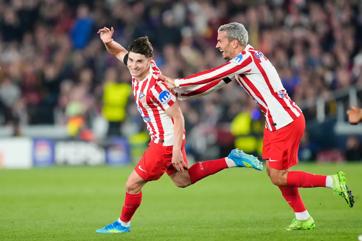 Champions League: Atlético de Madrid, con golazo de Julián Álvarez, batió al Barcelona de visitante