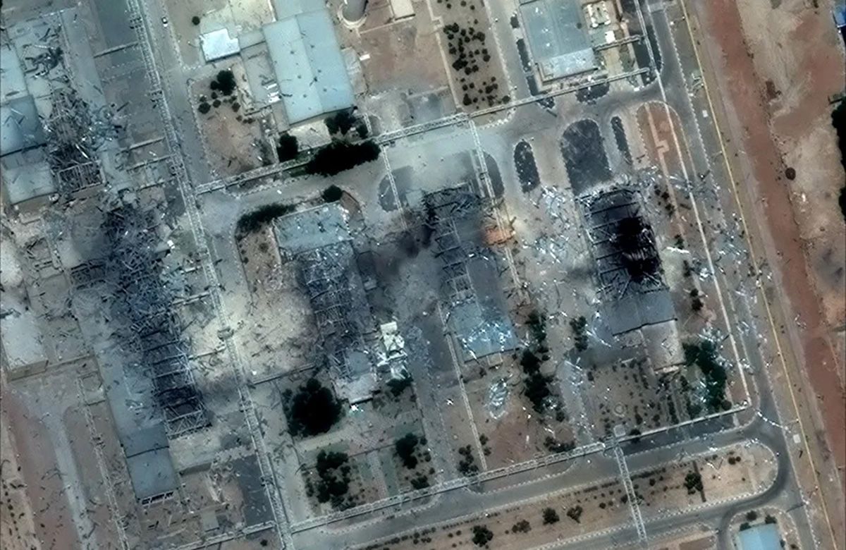 Imagen satelital de Maxar Technologies que muestra el da&ntilde;o de ataque de Estados Unidos, a la instalaci&oacute;n de Isfah&aacute;n, pieza clave del programa nuclear de Ir&aacute;n, el 22 de junio de 2025. Cr&eacute;dito: EFE/Maxar Technologies.