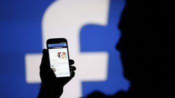 Una joven denunció a sus padres por publicar fotos íntimas en Facebook sin su consentimiento