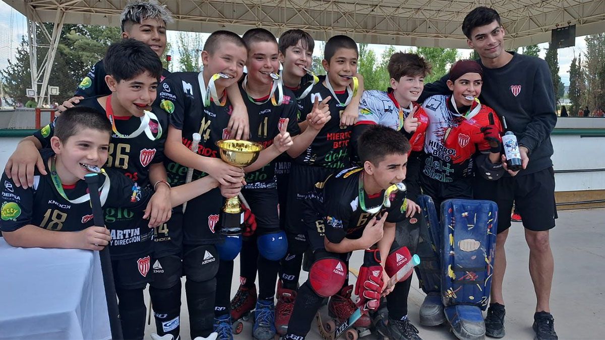 San Martín fue campeón de la Copa Amistad en infantiles. San Martín fue campeón de la Copa Amistad en infantiles.