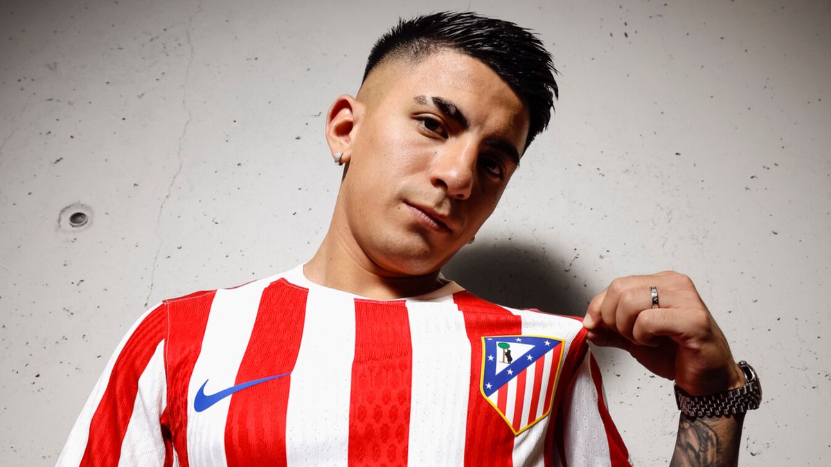 Thiago con su nueva camiseta.