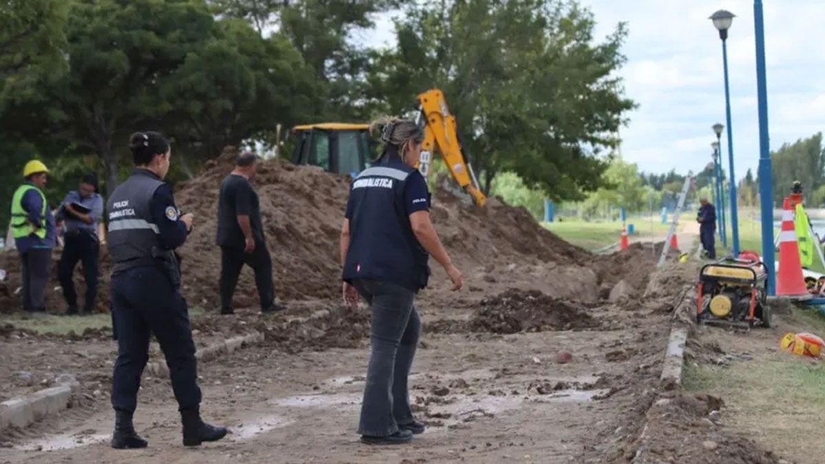 Un operario murió sepultado bajo la tierra: el terrible accidente en una obra cloacal