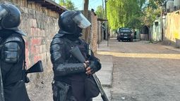 Allanamiento en el Campo Papa, de Godoy Cruz, donde un equipo de Grupo América Interior realizó una importante investigación sobre la guerra de bandas narco y la vida de cientos de vecinos inocentes.
