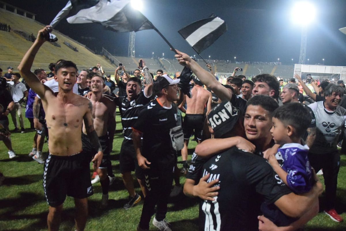 Una multitud festejó en Catamarca el regreso a la Primera Nacional. Una multitud festejó en Catamarca el regreso a la Primera Nacional.