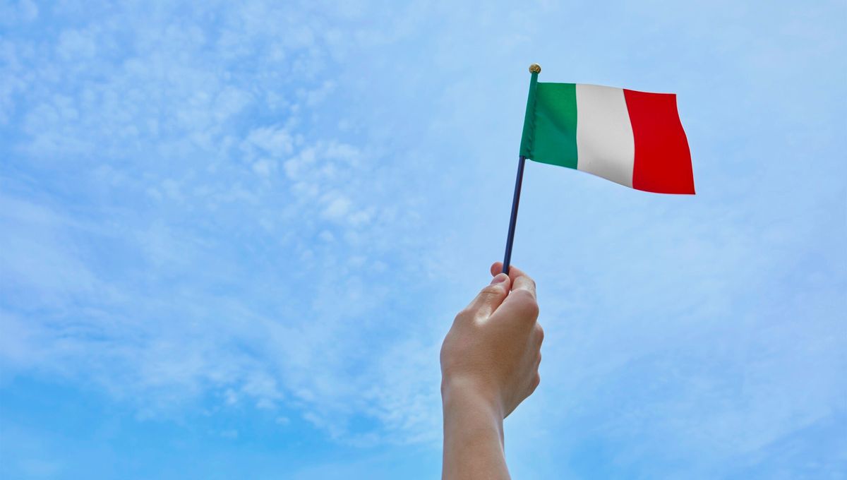 El italiano nace del latín vulgar, como el español, el francés y el portugués. El italiano nace del latín vulgar, como el español, el francés y el portugués. 