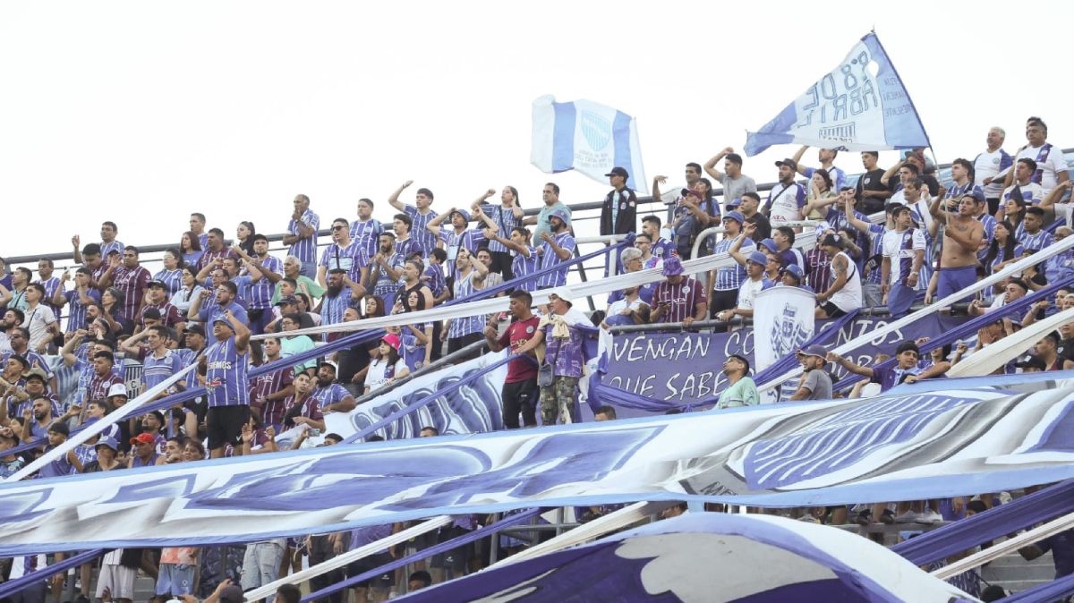 Los hinchas del Tomba podrán viajar a Chile.