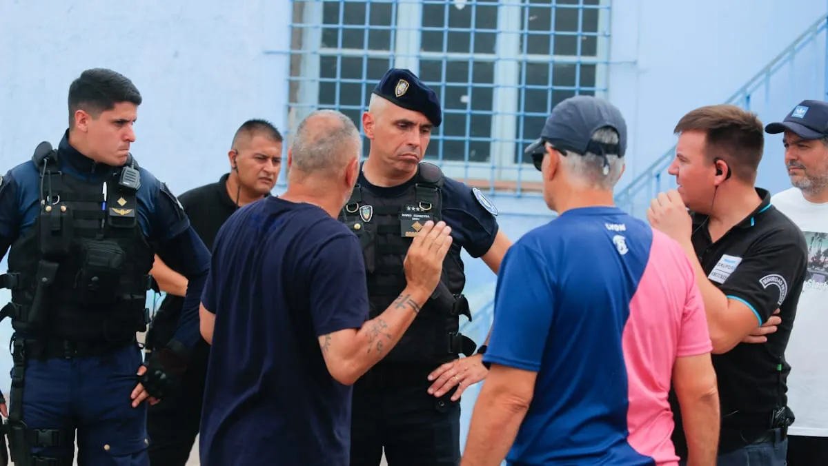 La policía no dio las garantías para jugar.