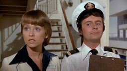 Con 69 años, así se ve hoy Lauren Tewes de El crucero del amor