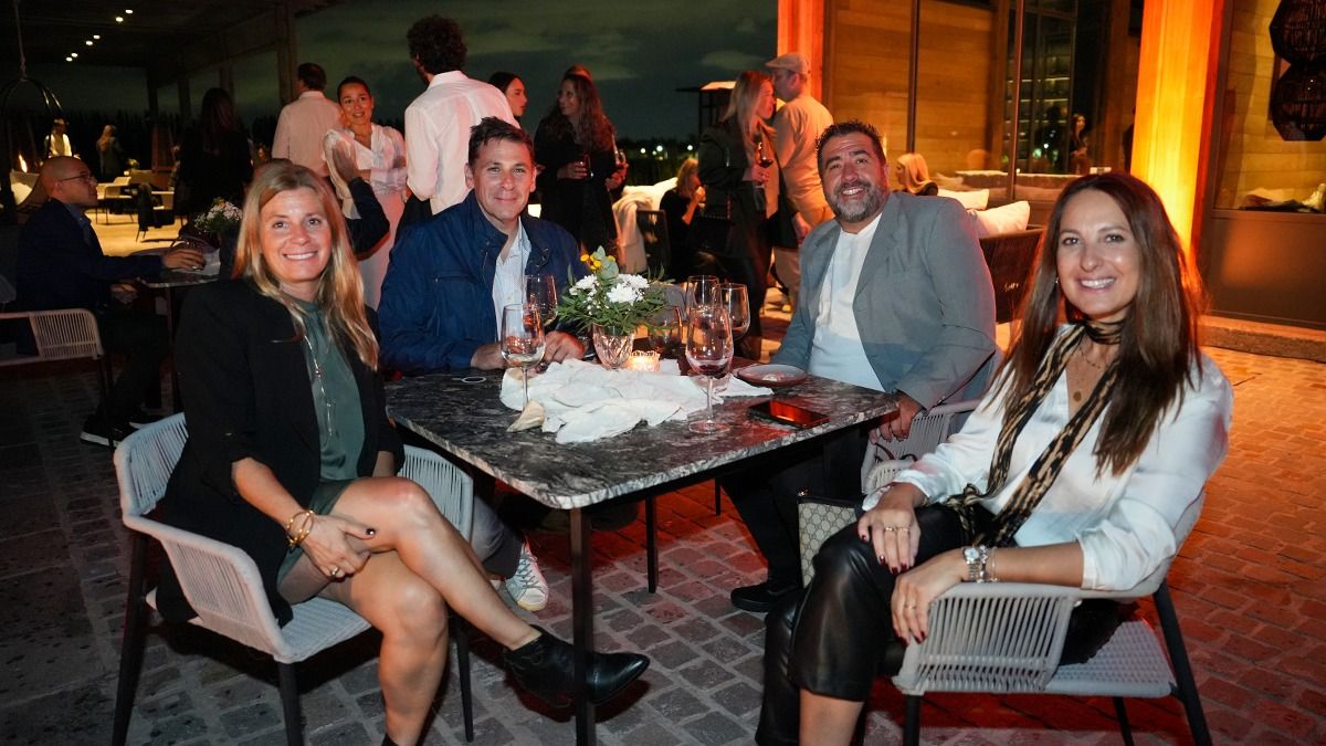 Florencia Espínola, Sebastián Belinsky, Mariano Godoy y Mercedes Rodd asistieron a la inauguración del restaurante Coraje Mendoza. Florencia Espínola, Sebastián Belinsky, Mariano Godoy y Mercedes Rodd asistieron a la inauguración del restaurante Coraje Mendoza.