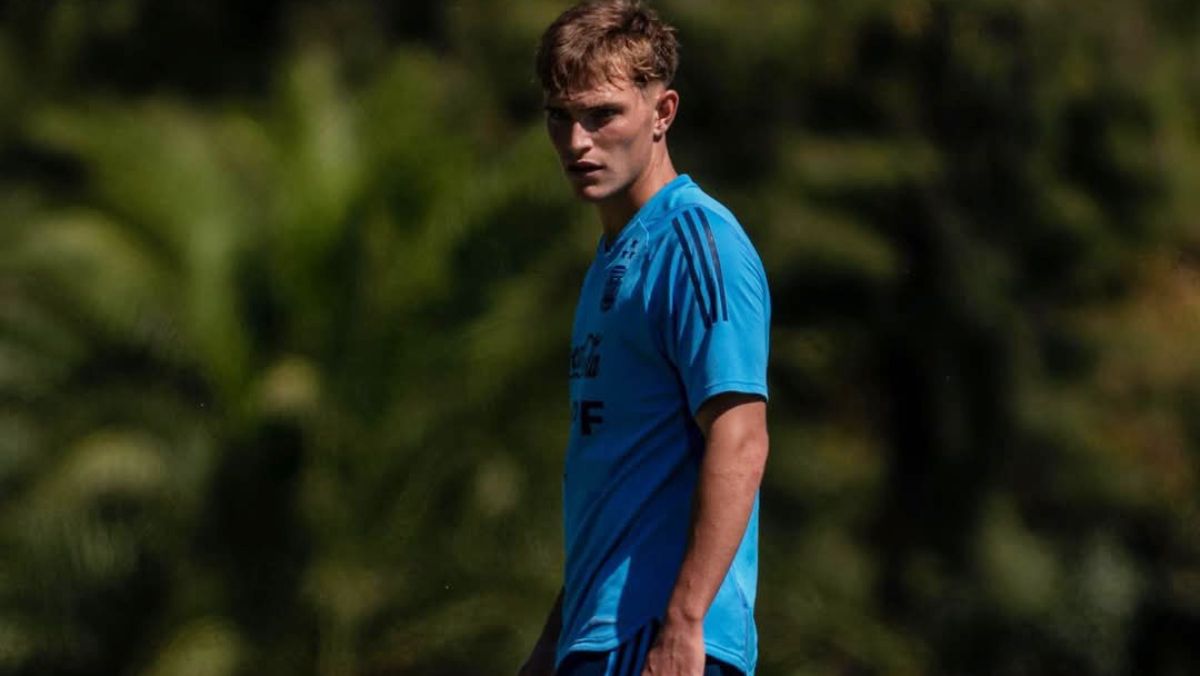 Ignacio Perruzzi, el sanrrafaelino de San Lorenzo fue convocado por el DT Diego Placente. Ignacio Perruzzi, el sanrrafaelino de San Lorenzo fue convocado por el DT Diego Placente.