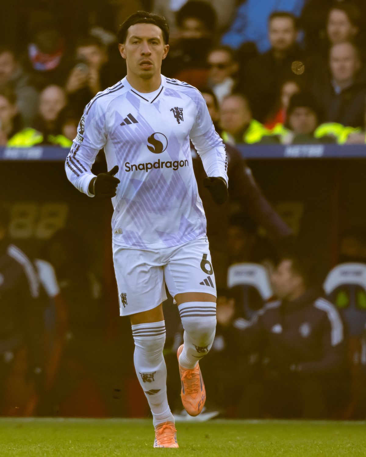 El defensor de la Selecci&oacute;n argentina volvi&oacute; a sumar minutos para el Manchester United.