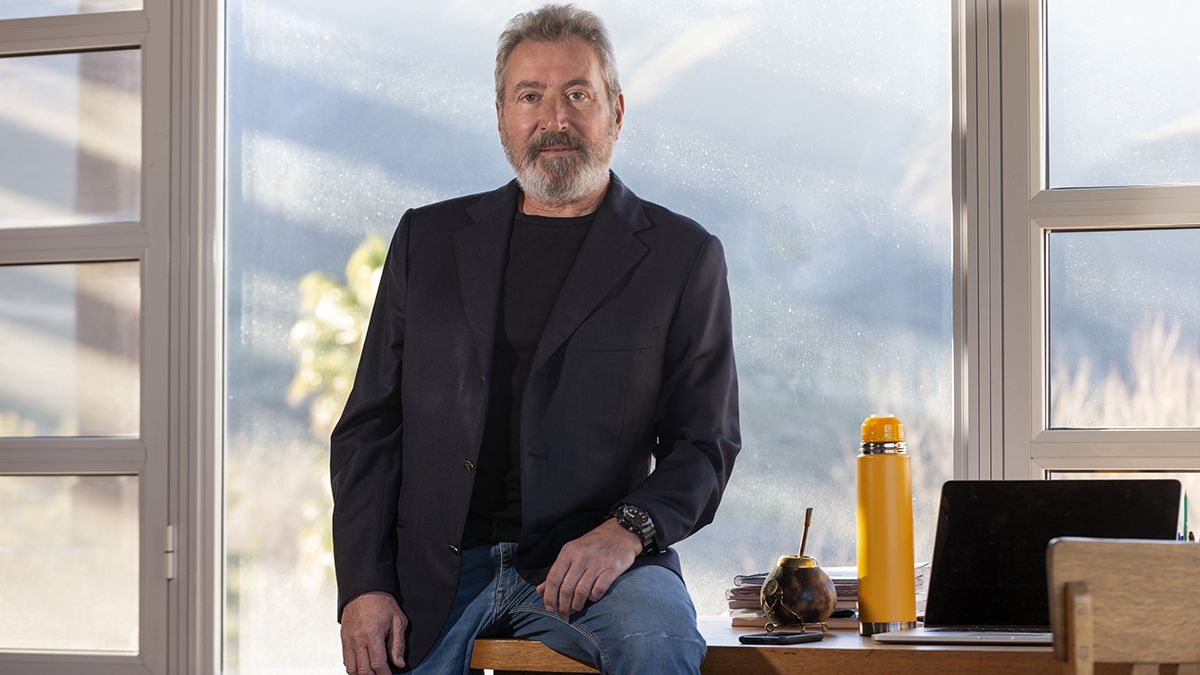 Daniel Vila, presidente de Grupo América, al que pertenece El Siete, le introdujo un salto de calidad al canal pionero de los mendocinos.