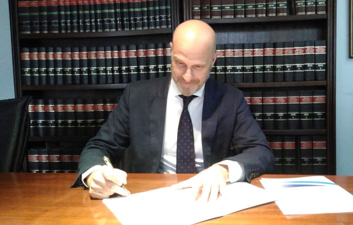 Diego Carbonell, decano de la Facultad de Ciencias Jurídicas y Sociales de la Universidad de Mendoza. Diego Carbonell, decano de la Facultad de Ciencias Jurídicas y Sociales de la Universidad de Mendoza.